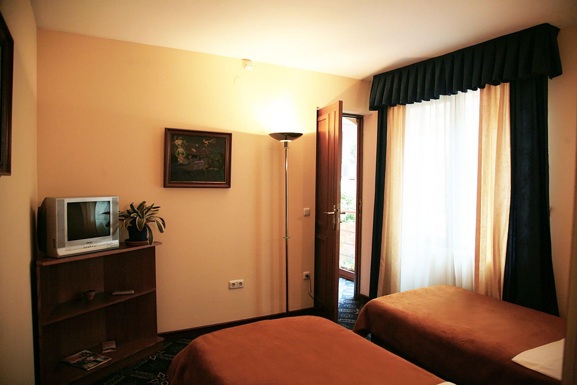 Ararat Hotel Erivan Exterior foto