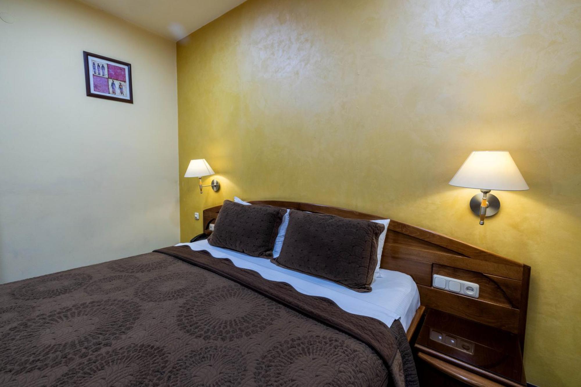 Ararat Hotel Erivan Exterior foto