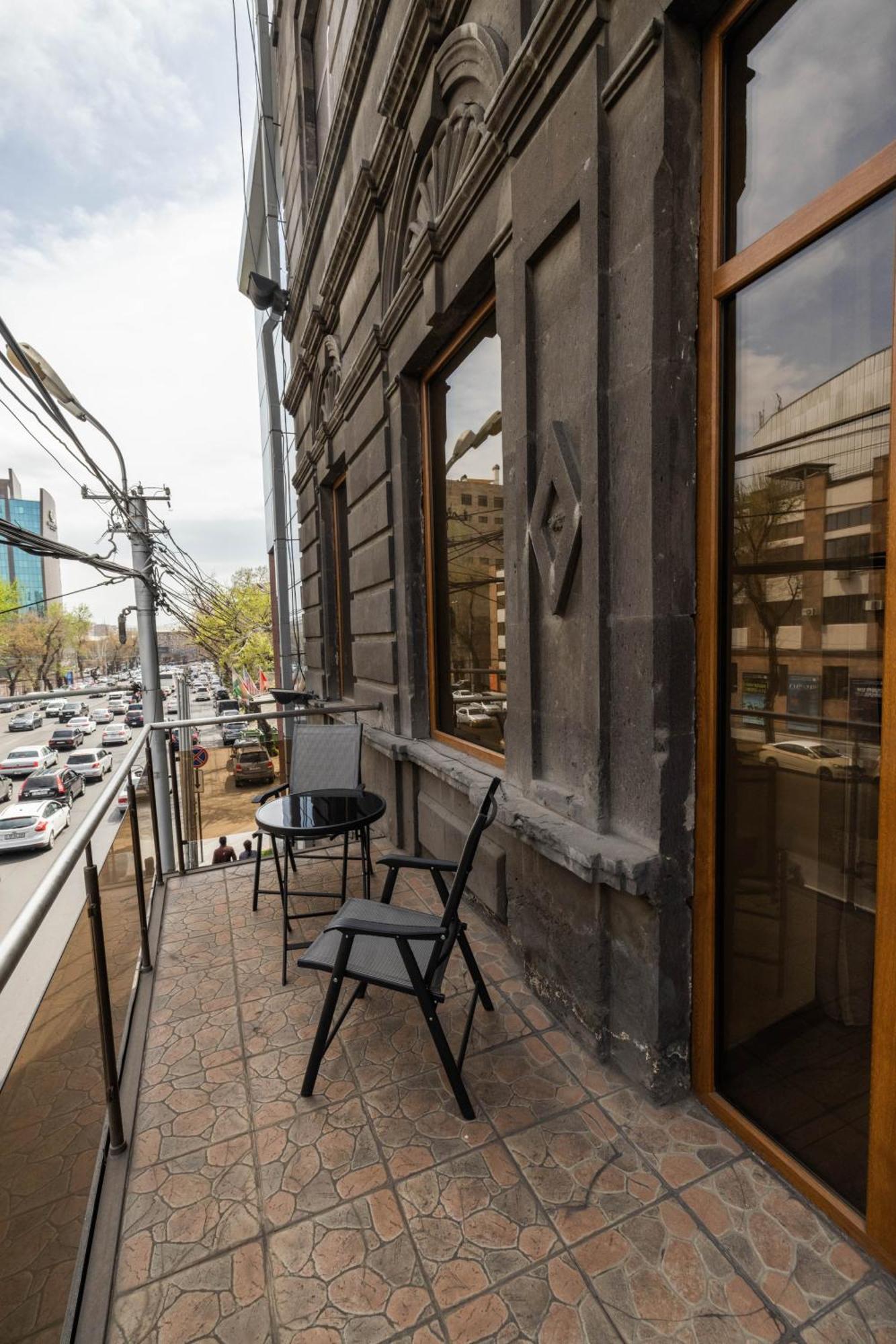 Ararat Hotel Erivan Exterior foto