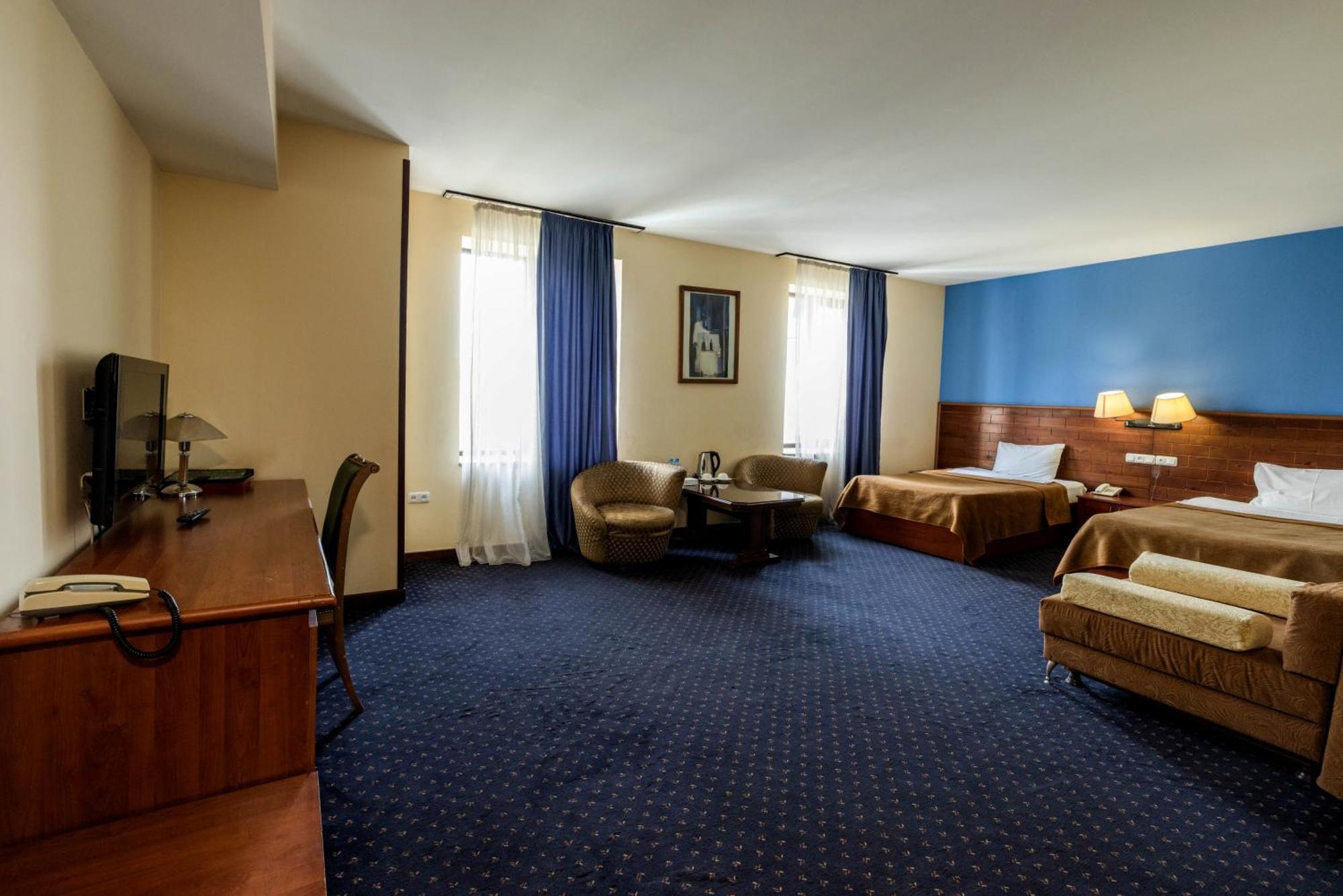 Ararat Hotel Erivan Exterior foto