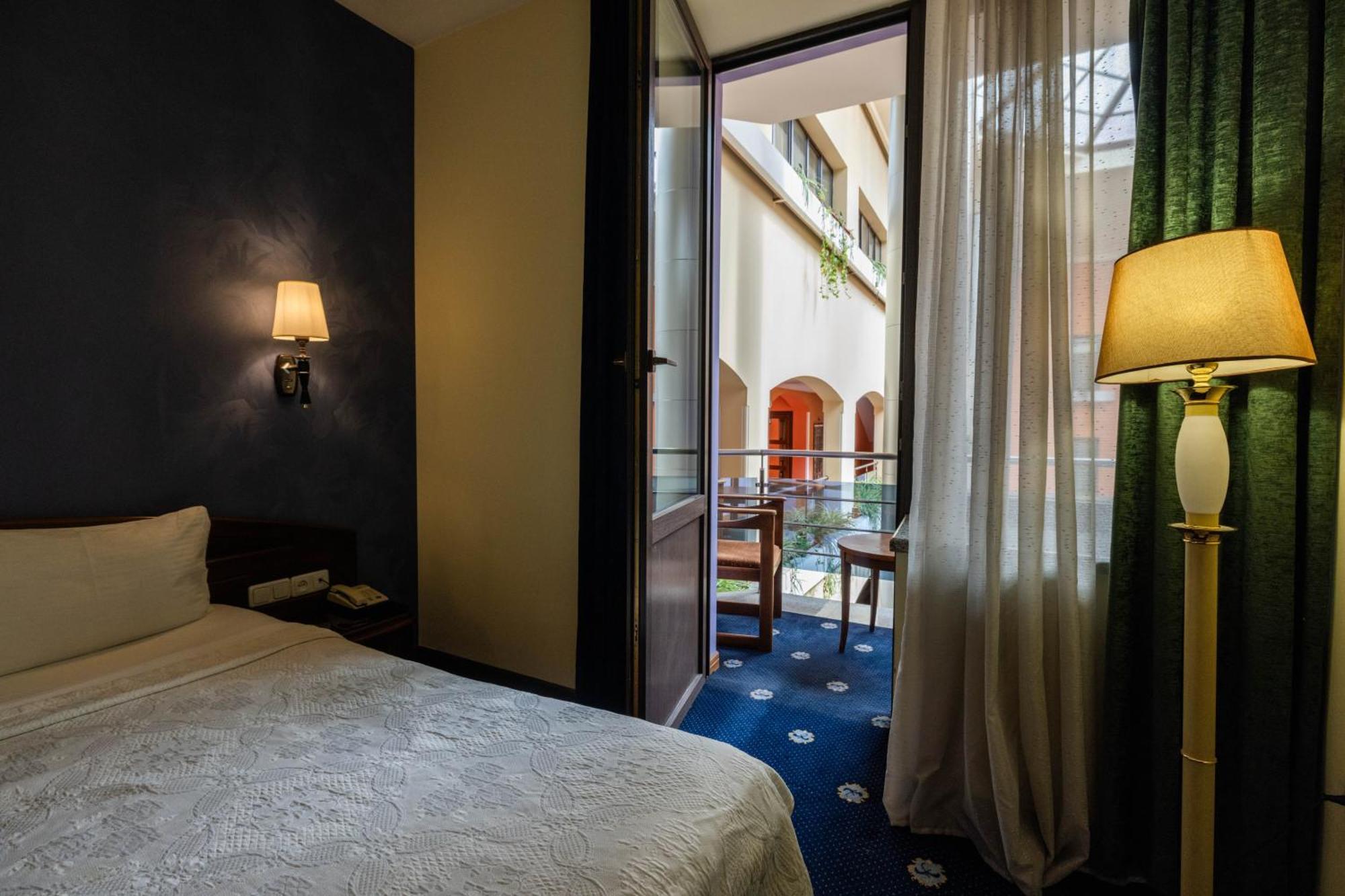 Ararat Hotel Erivan Exterior foto