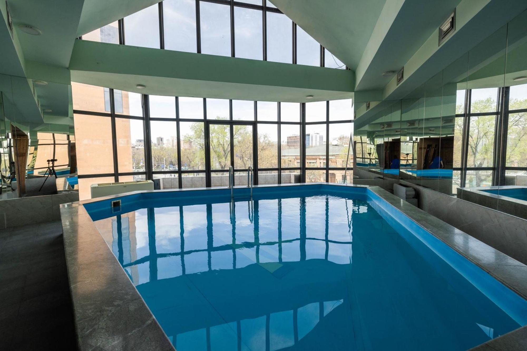 Ararat Hotel Erivan Exterior foto