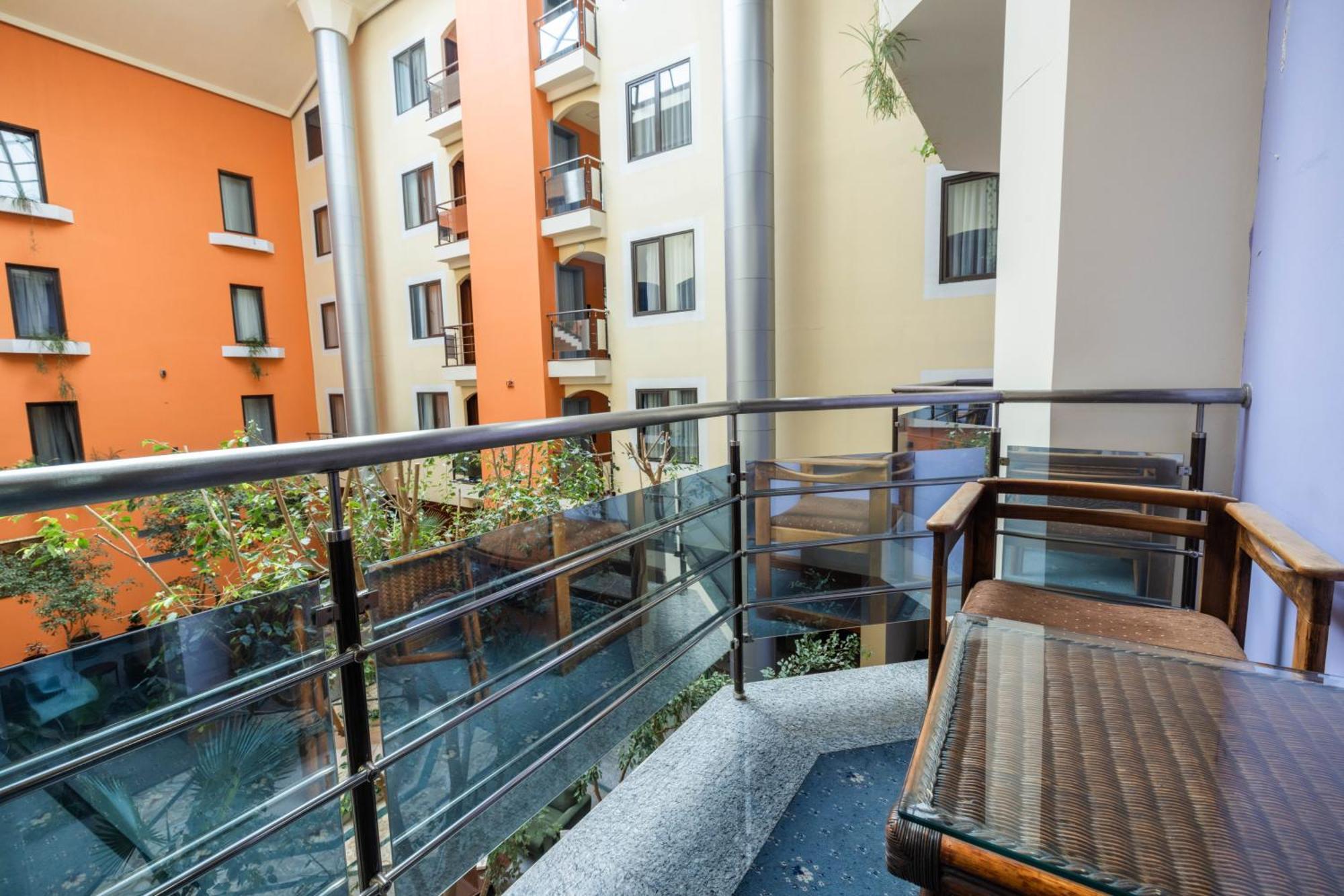 Ararat Hotel Erivan Exterior foto