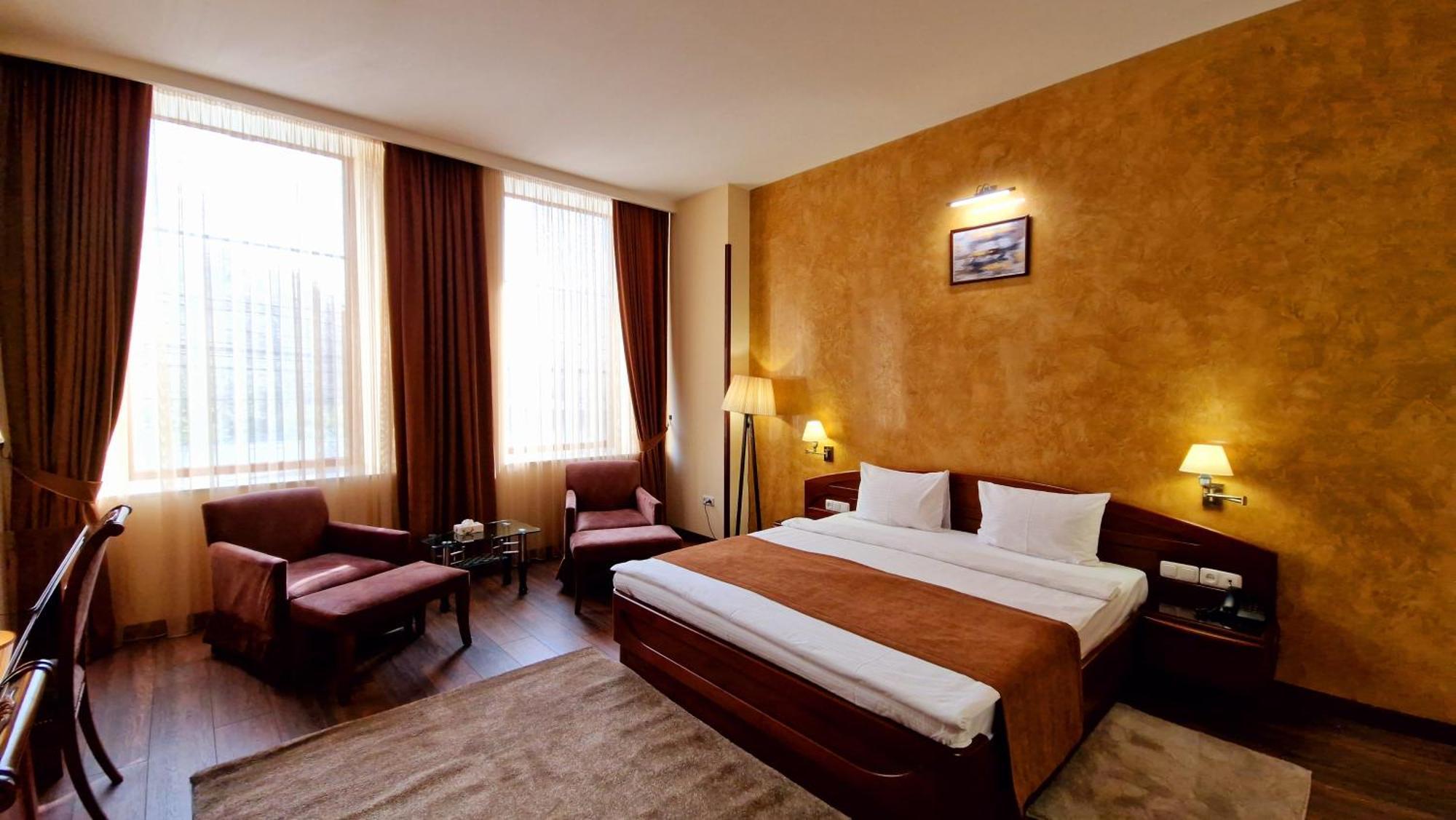 Ararat Hotel Erivan Exterior foto