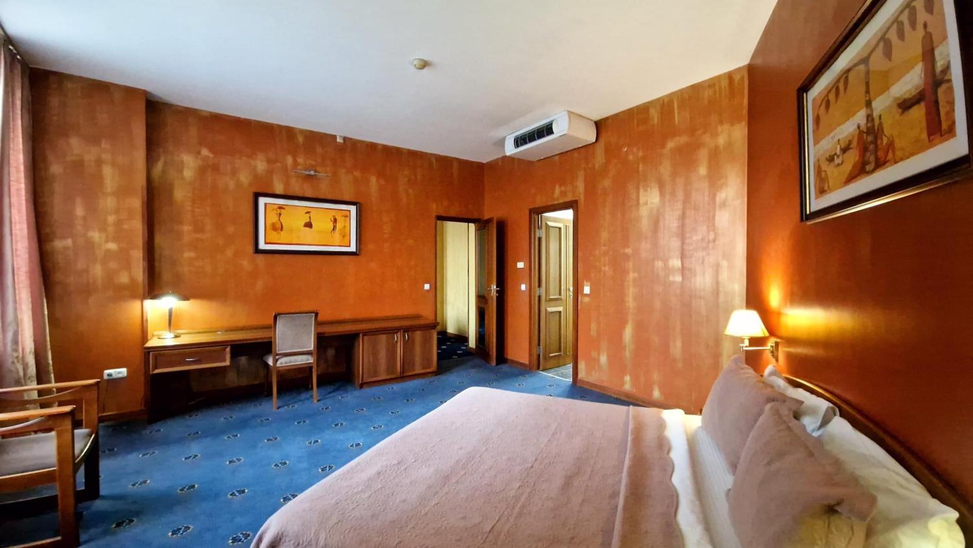 Ararat Hotel Erivan Exterior foto