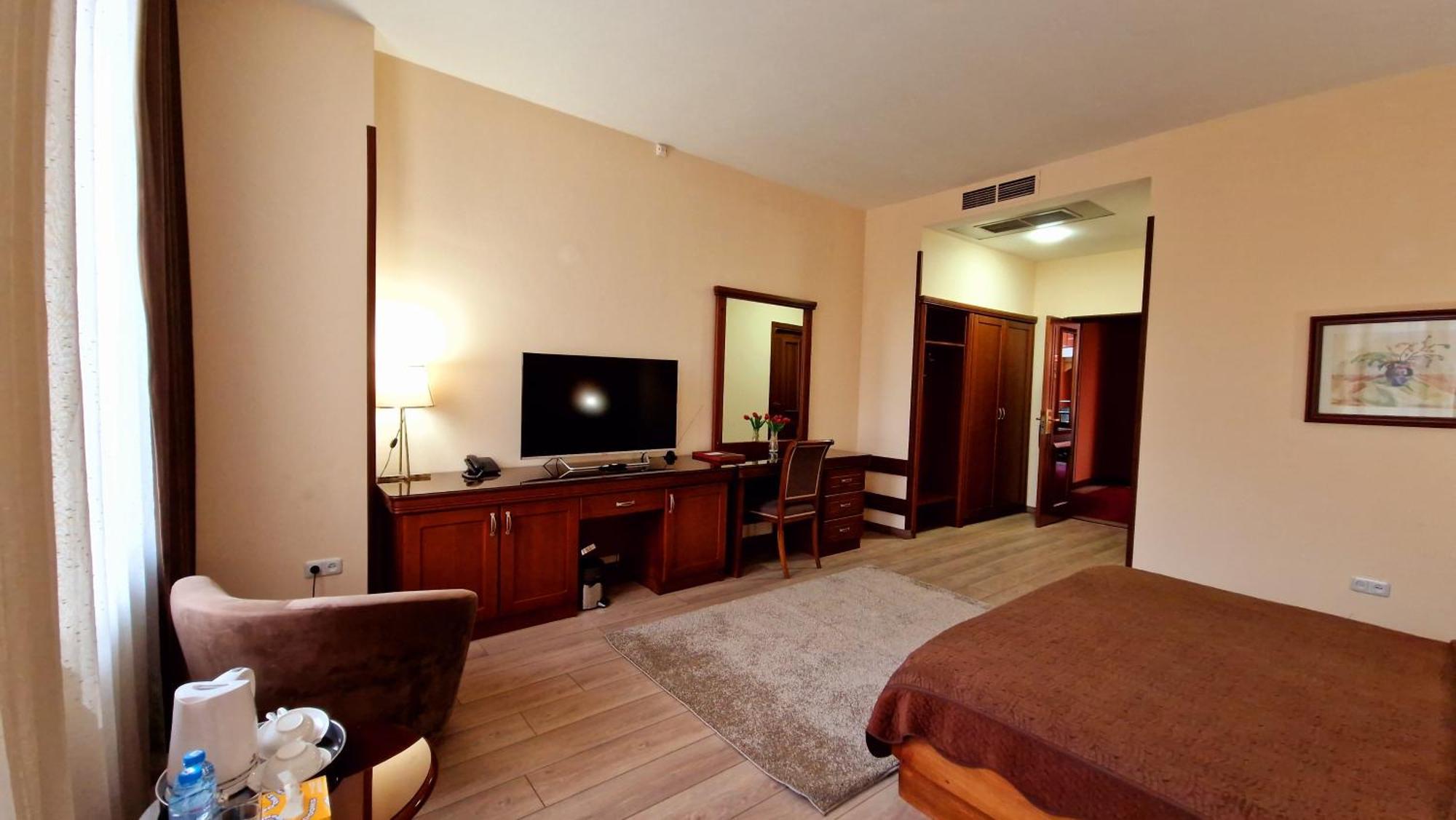 Ararat Hotel Erivan Exterior foto