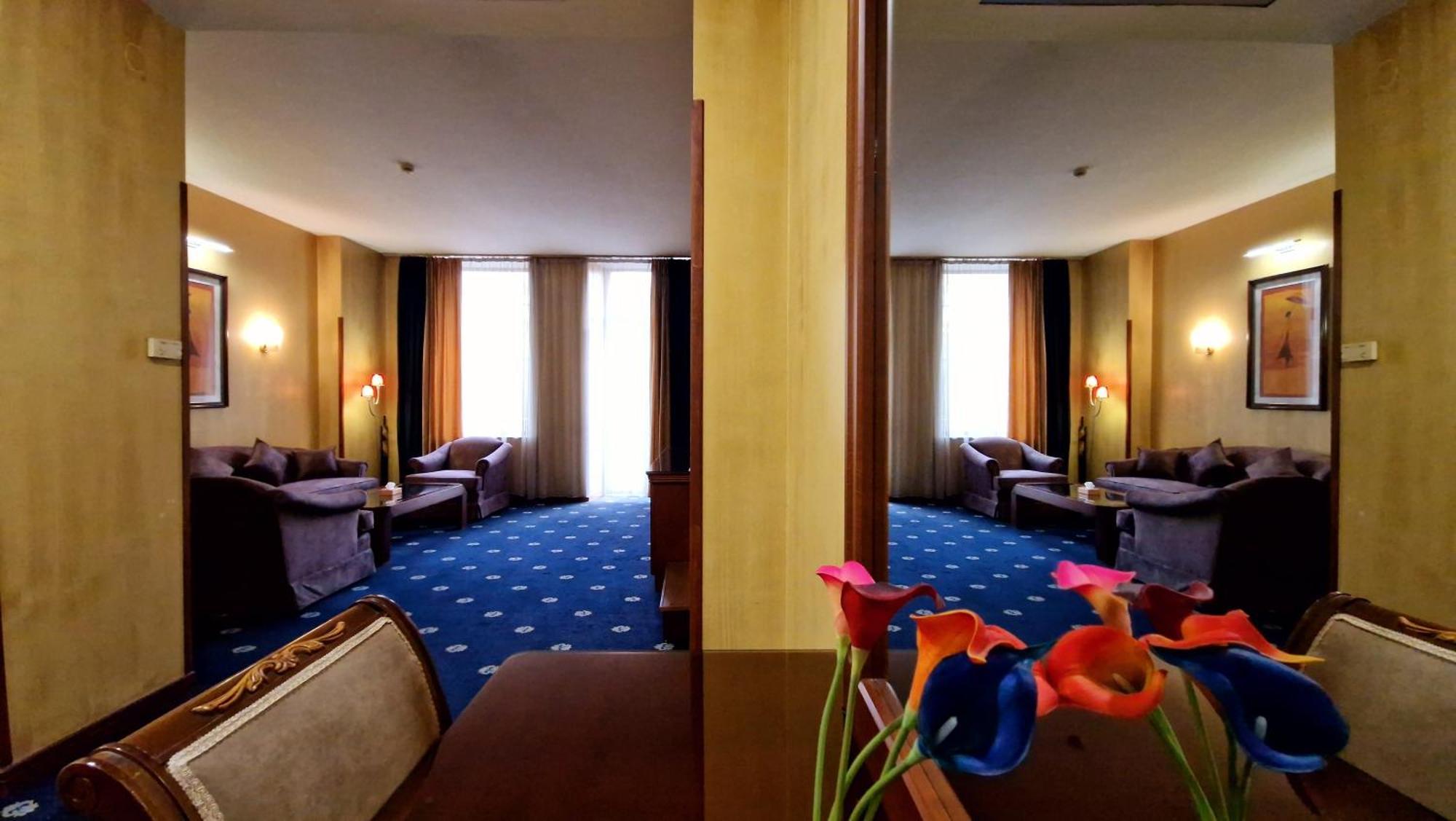 Ararat Hotel Erivan Exterior foto