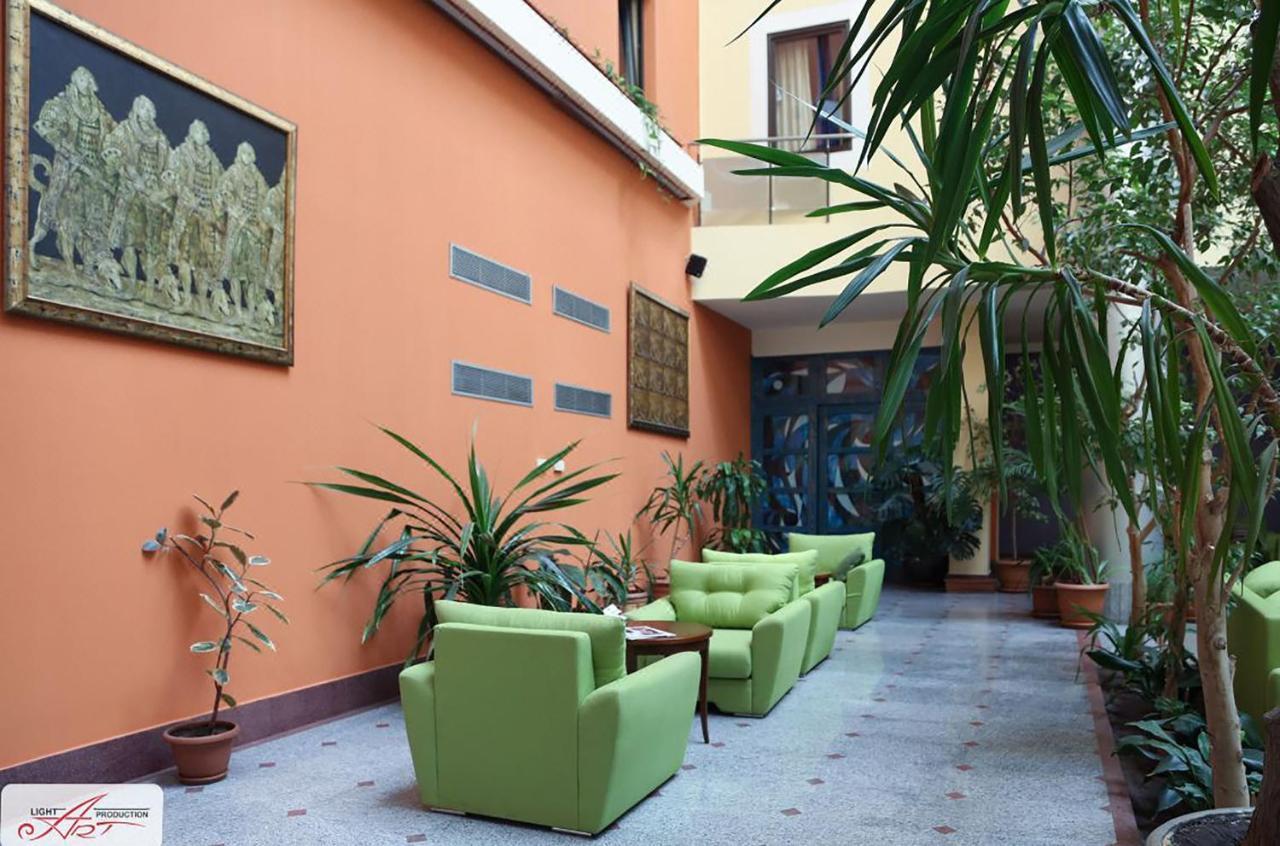 Ararat Hotel Erivan Exterior foto