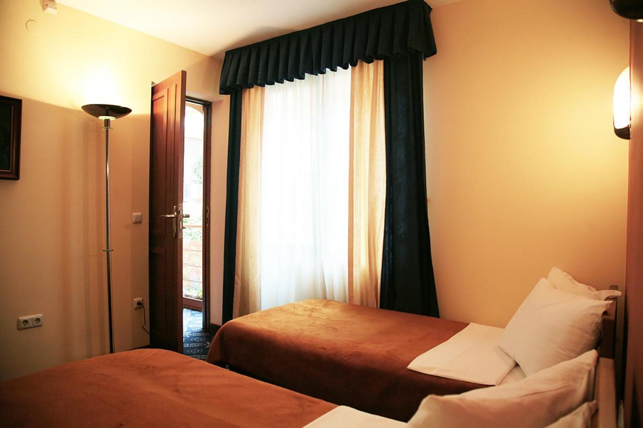 Ararat Hotel Erivan Exterior foto
