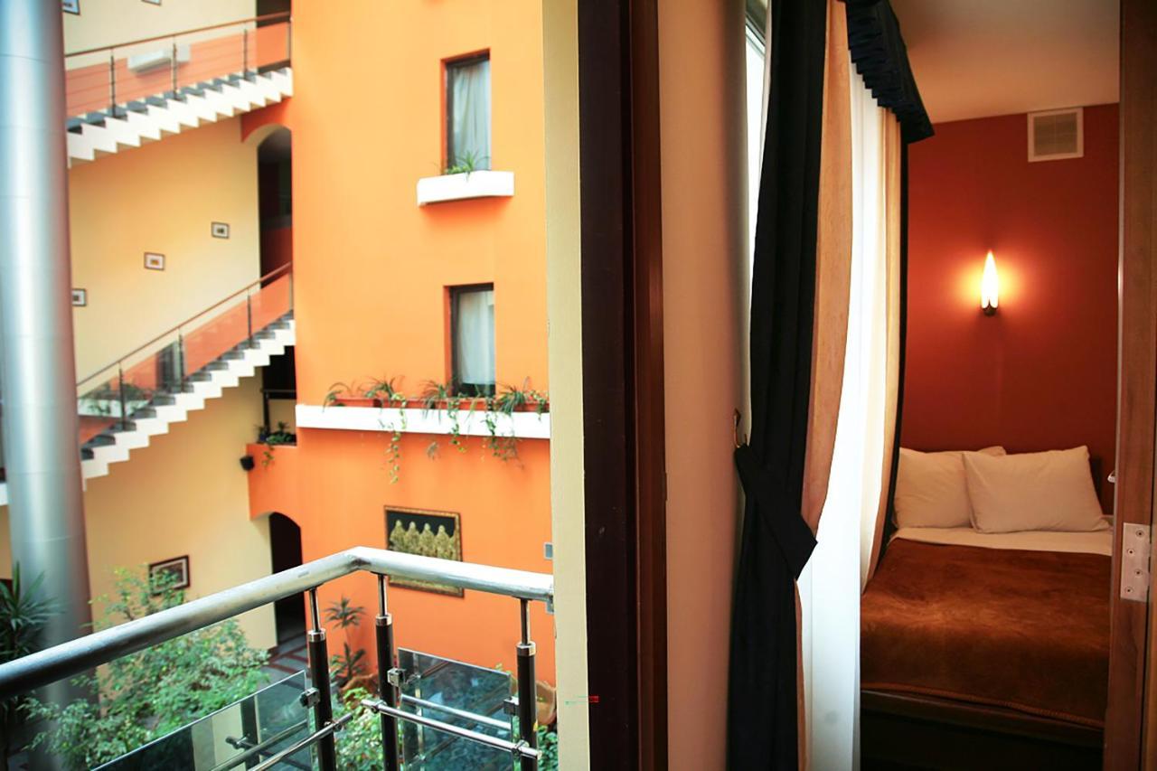 Ararat Hotel Erivan Exterior foto